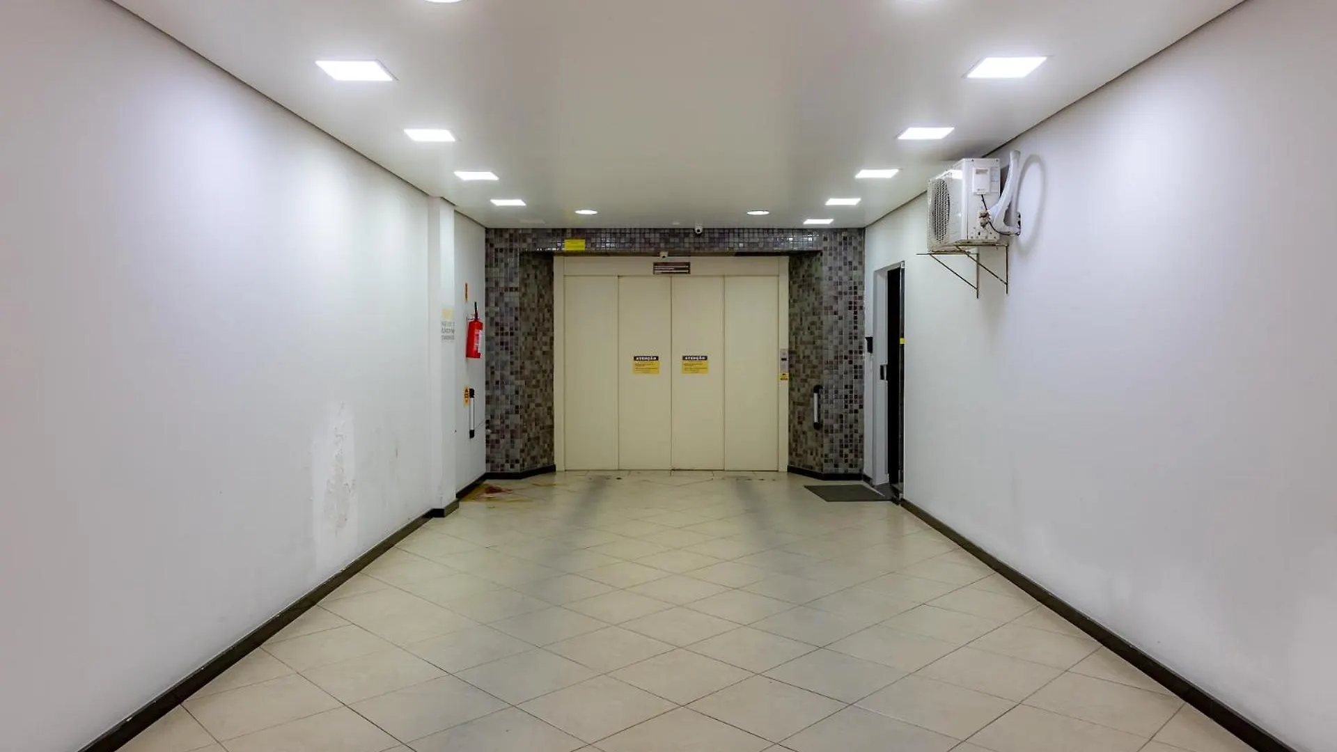 Apt 1 Dorm Com Vaga - 400M Da Praia Balneário Camboriú Apartamento