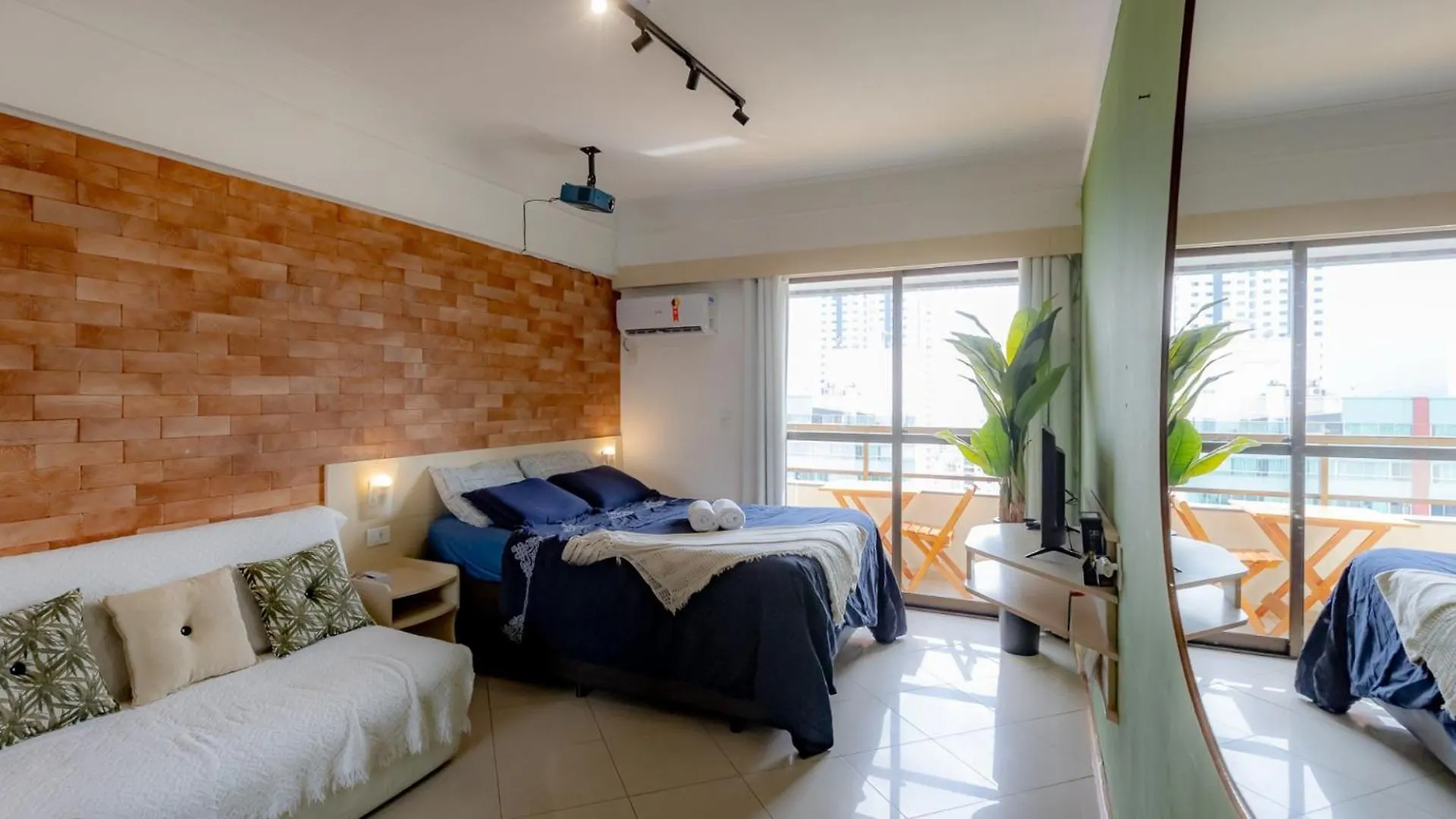 Apt 1 Dorm Com Vaga - 400M Da Praia Balneário Camboriú